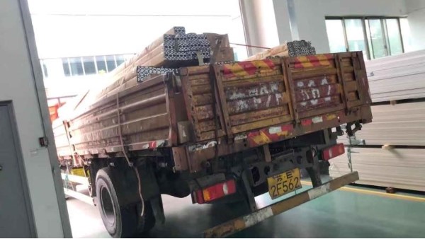 攜手戰(zhàn)役，共度難關(guān)！